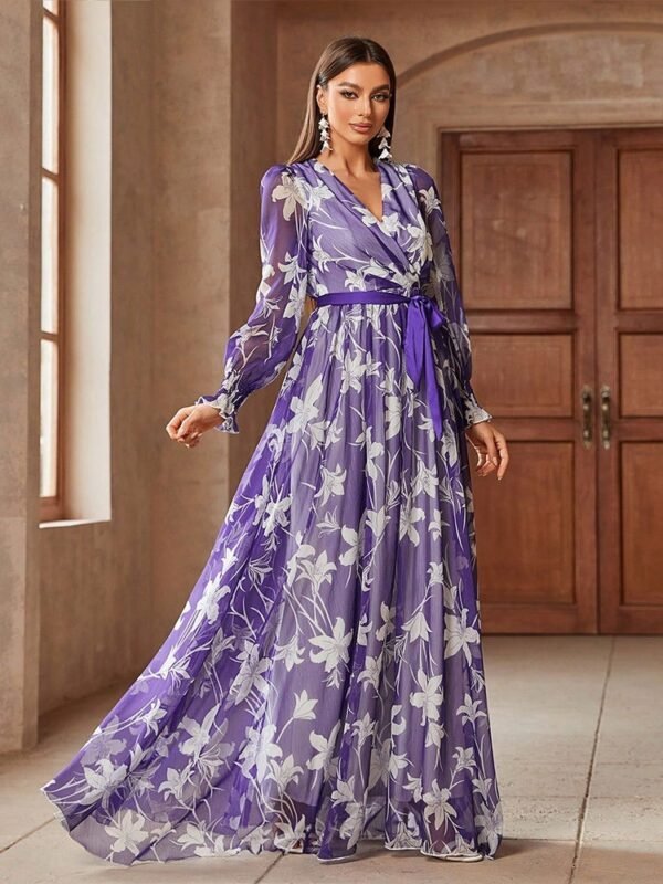 فستان نسائي نحيف بتصميم بوهيمي وفتحة رقبة على شكل حرف V وأكمام فانوس