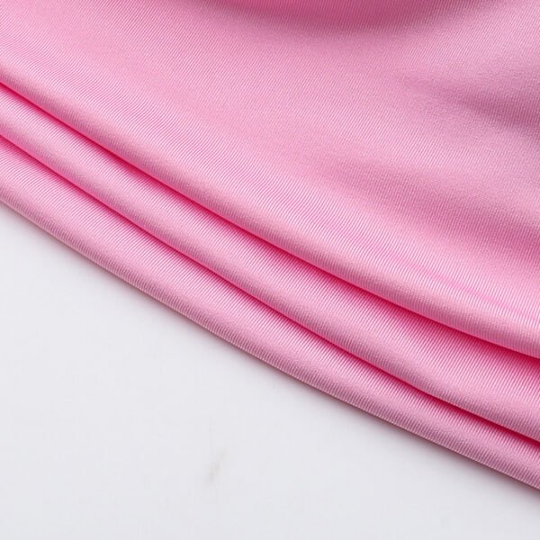 تنورة ضيقة بثنيات على شكل زهرة أنيقة