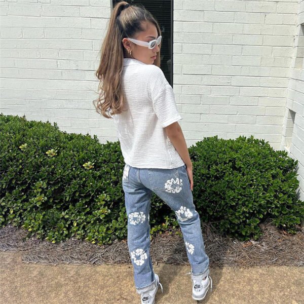 بنطلون جينز مستقيم بخصر مرتفع ومطبوع عصري للنساء