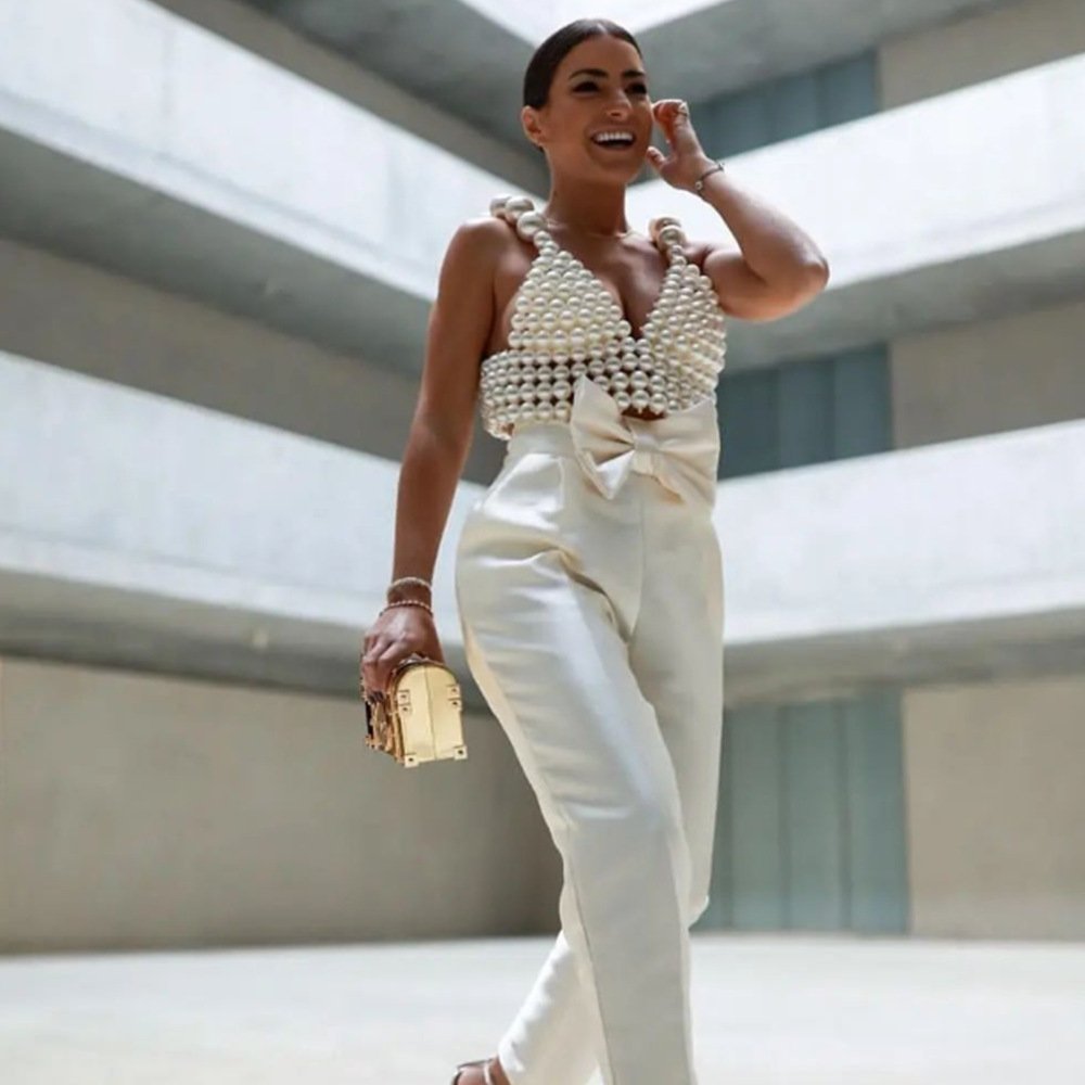 سترة لؤلؤية مثيرة وأنيقة