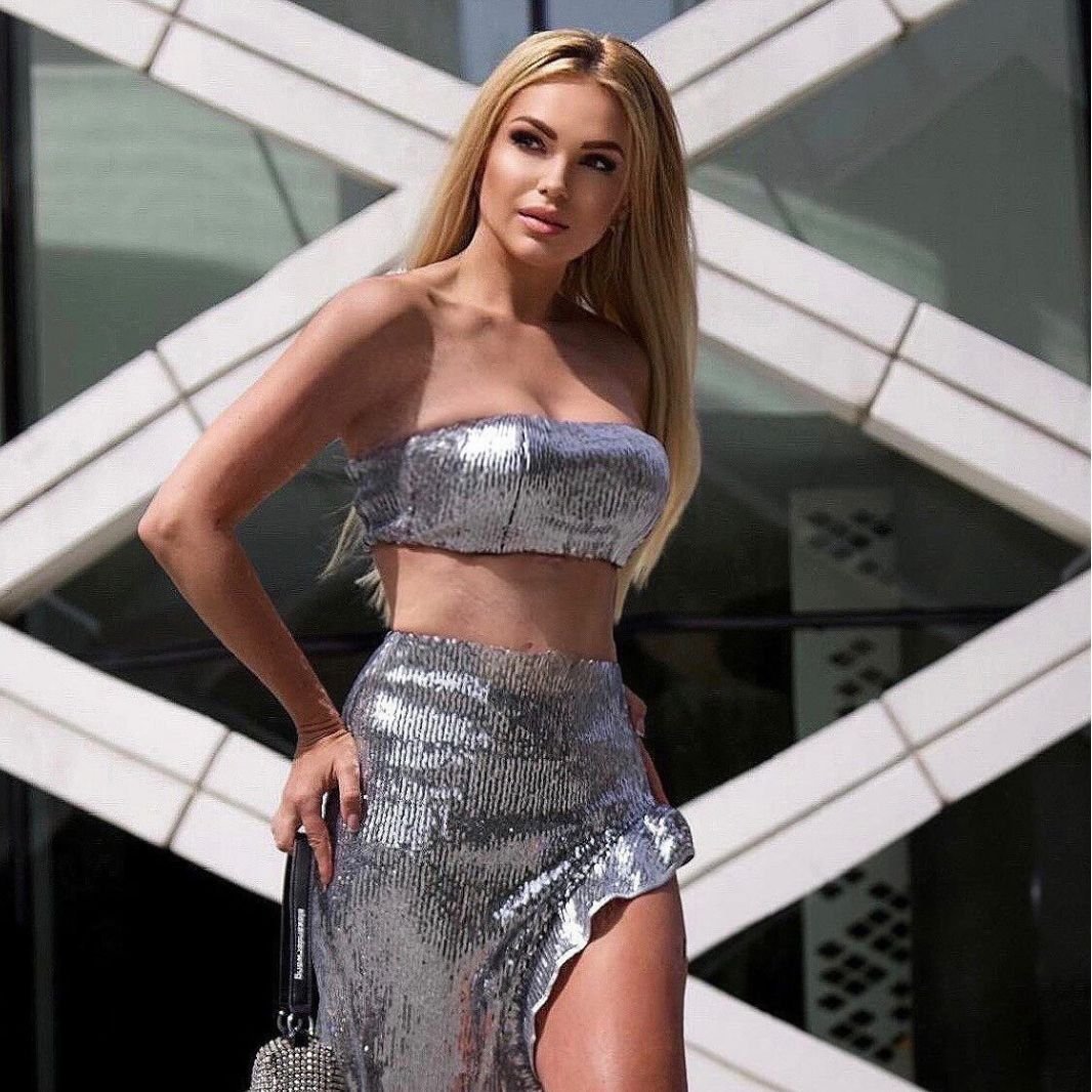 طقم تنورة نسائية غير منتظمة من الترتر الفاخر