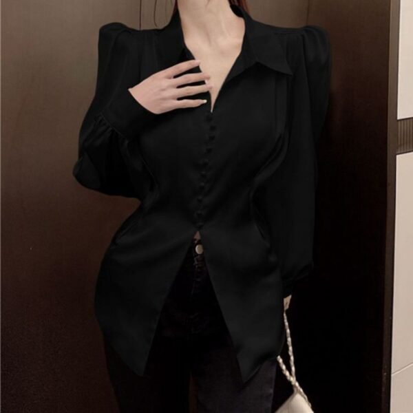 قميص ساتان بفيونكة على الطراز الفرنسي للنساء