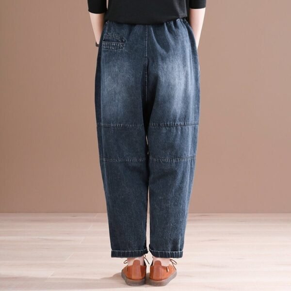 بنطلون جينز فضفاض بتصميم عتيق وواسع الحجم لإخفاء الدهون