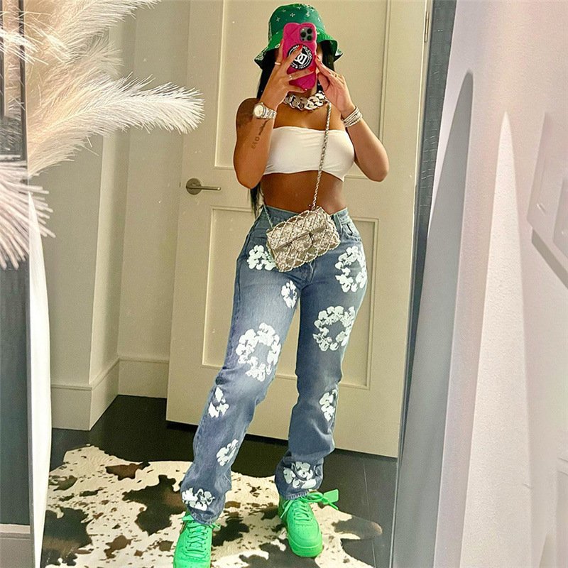 بنطلون جينز مستقيم بخصر مرتفع ومطبوع عصري للنساء