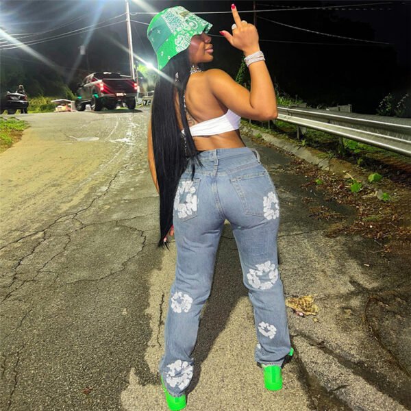 بنطلون جينز مستقيم بخصر مرتفع ومطبوع عصري للنساء