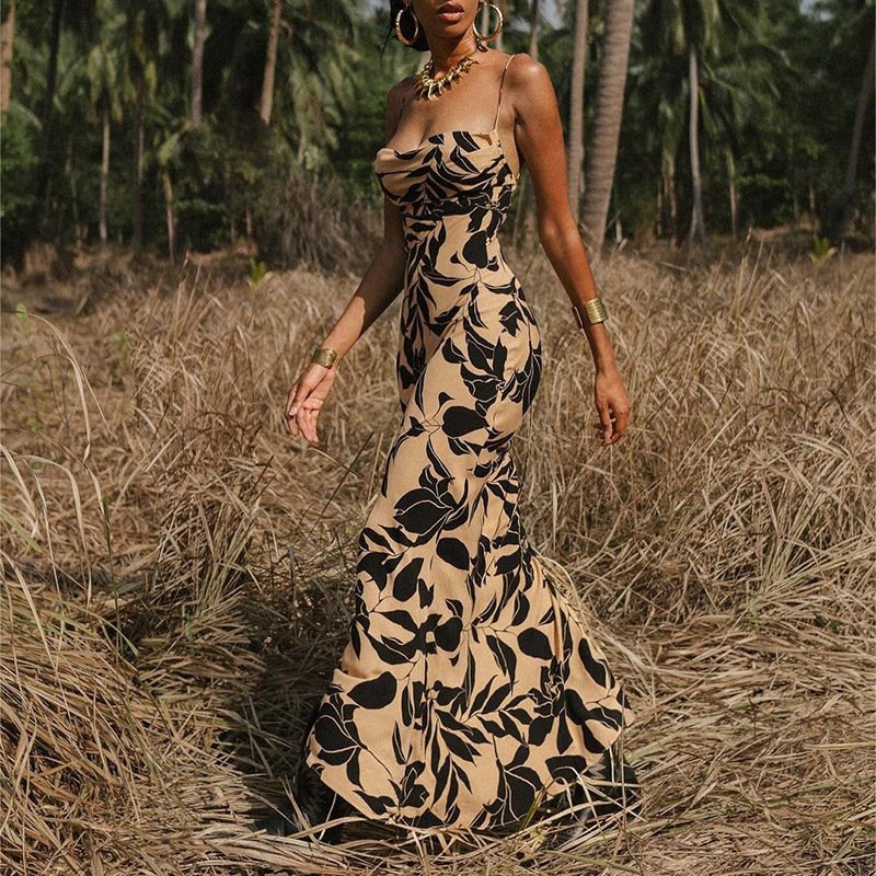 فستان انزلاقي مثير بدون ظهر بتصميم أنيق ومزاج عصري