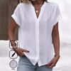 قميص صيفي بسيط كاجوال برقبة على شكل حرف V بلون واحد للنساء
