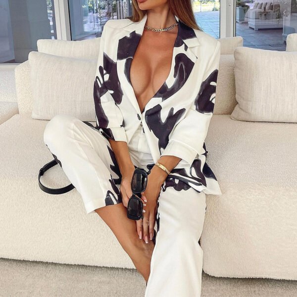 بدلة عمل احترافية أنيقة غير رسمية بجزء علوي مطبوع عتيق