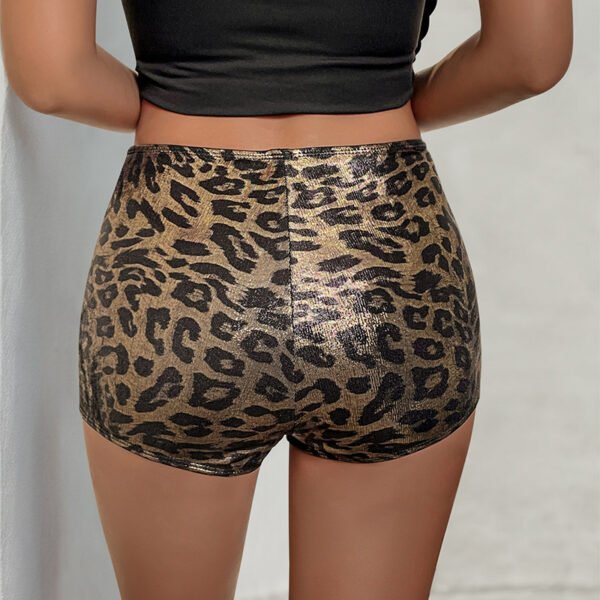 شورت قصير مثير على الطراز الأوروبي والأمريكي بخصر منخفض غير منتظم بنقشة جلد النمر للنساء