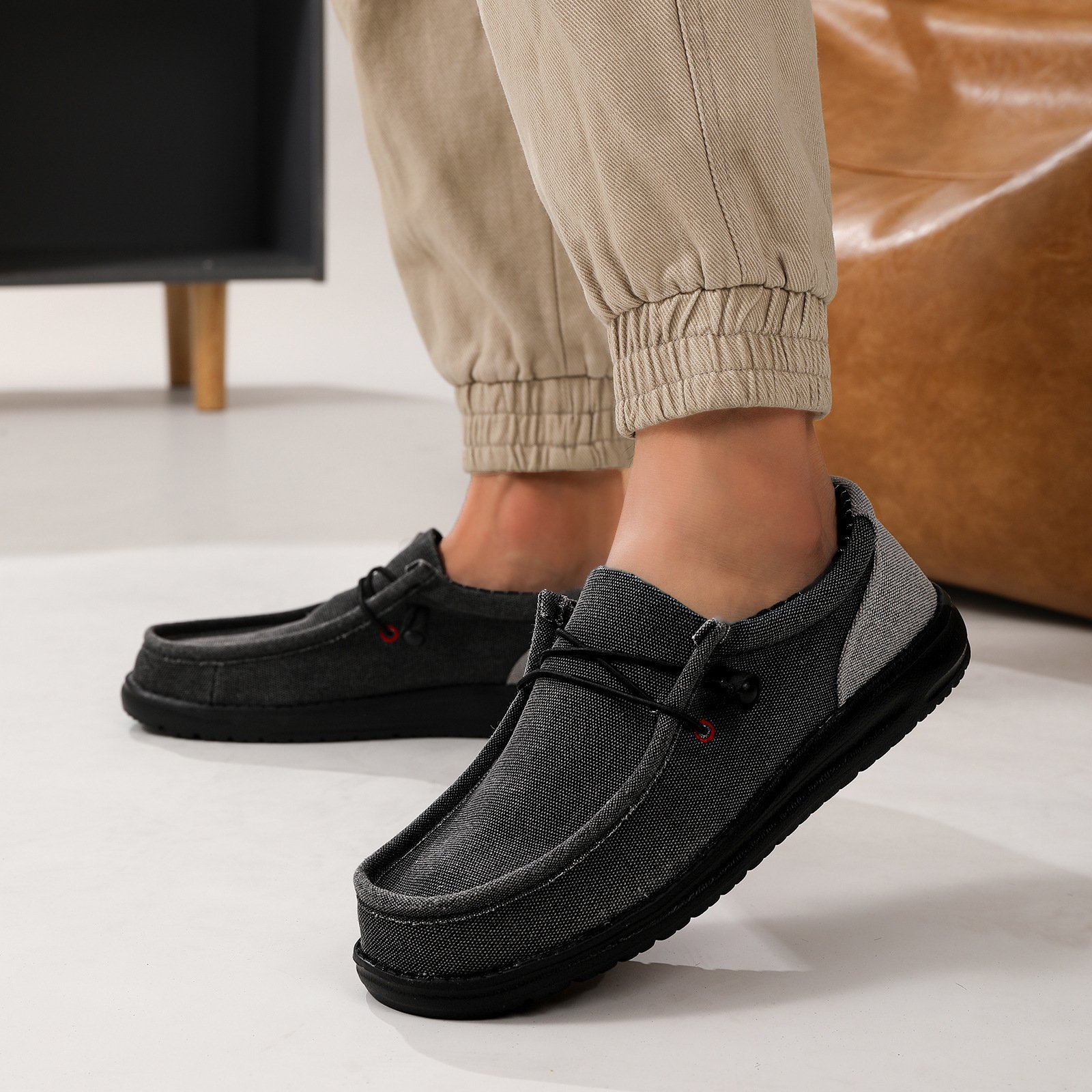 حذاء قماشي للزوجين بمقاسات كبيرة