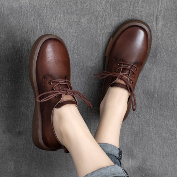 حذاء من جلد البقر البريطاني برباط ورأس مستدير ونعل سميك