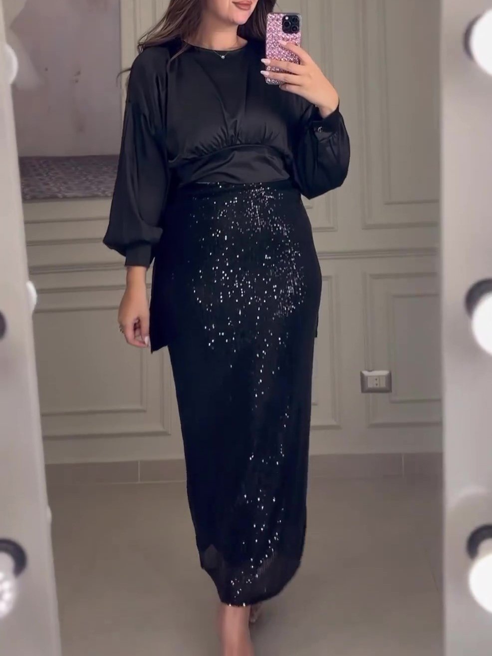 تنورة مزينة بالترتر