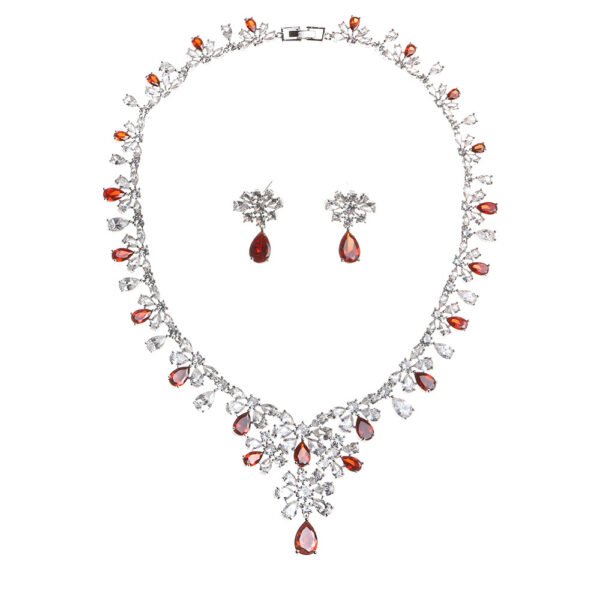 طقم قلادة وأقراط من الزركون - تصميم بسيط