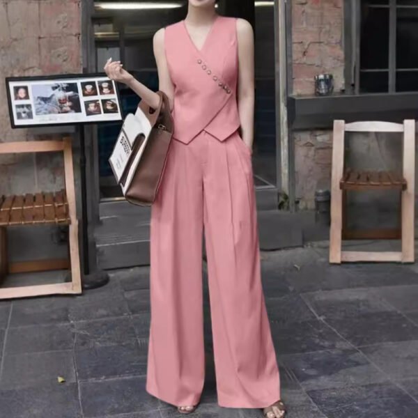 بدلة جديدة برقبة على شكل حرف V مع صدرية