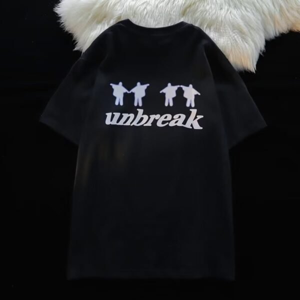 قميص فضفاض مطبوع عليه شخصية أزياء رجالية