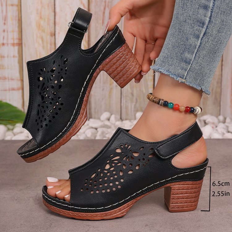 صنادل نسائية بكعب سميك وقاعدة فيلكرو