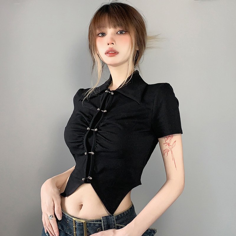 قميص قصير للفتيات الجميلات