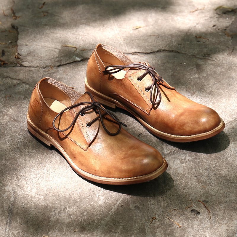 حذاء رجالي بتصميم بريطاني بسيط ومُزين بنقشة عتيقة، بمقدمة مستديرة، يسمح بمرور الهواء، أوروبي وأمريكي