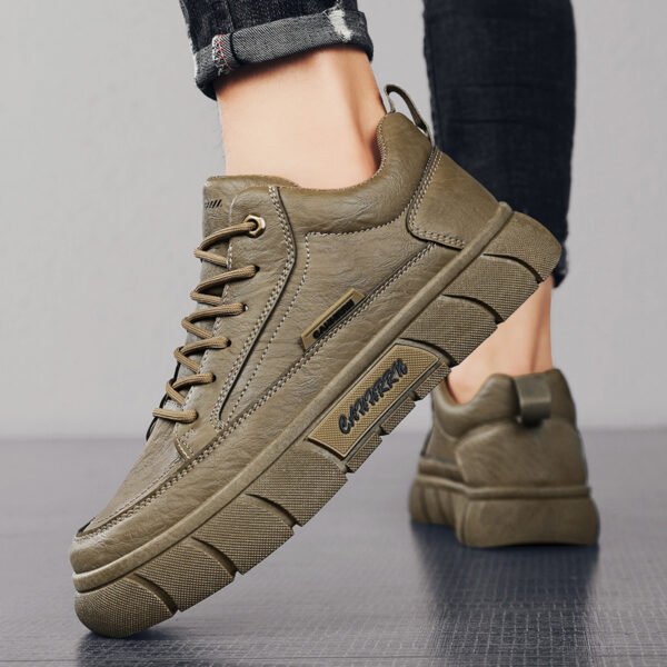 أحذية جلدية كاجوال للرجال ذات قاع سميك وزيادة الارتفاع