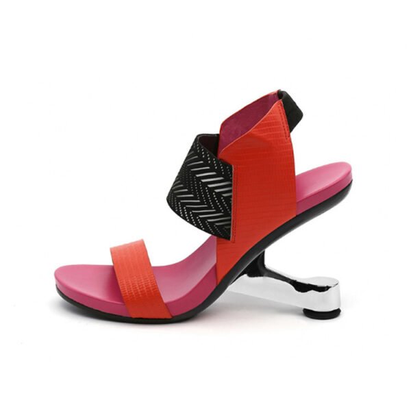 42768e75-8910-452a-be56-99603288f569.jpg صنادل نسائية ذات ألوان مخصصة على الطراز الأوروبي والأمريكي