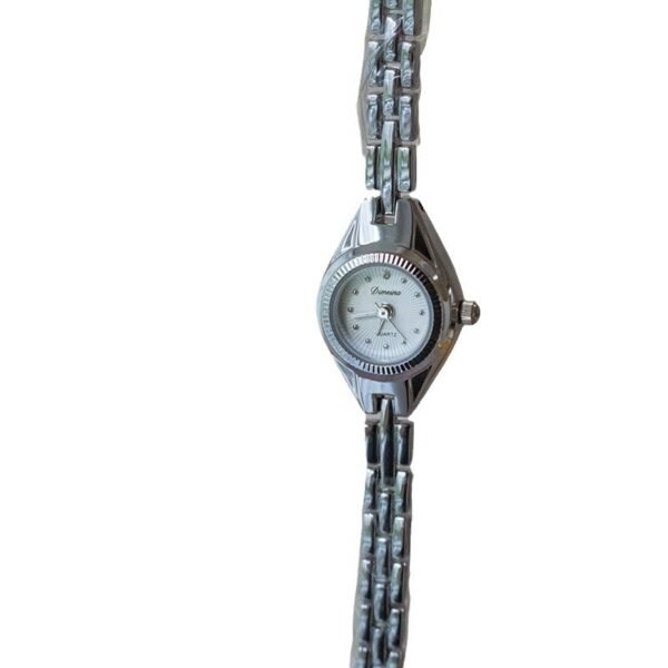 ساعة نسائية كاجوال بتصميم ريترو على شكل عين حصان وشرائط نحاسية من منتصف العصور القديمة