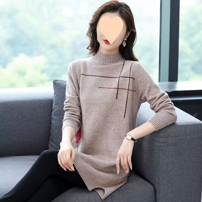 سترة متوسطة الطول بنصف رقبة مدورة على الطراز الغربي للأم