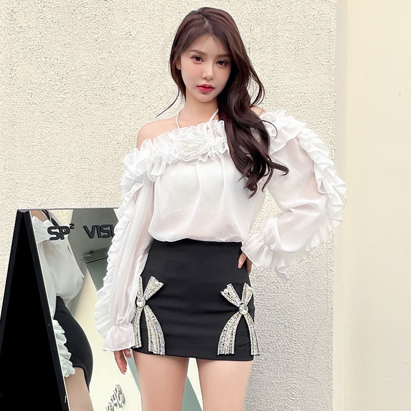 قميص شيفون مكشوف الكتفين بأكمام طويلة