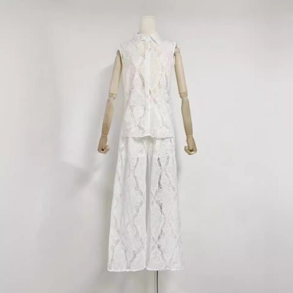 بدلة بولو مطرزة بدون أكمام بتصميم عطلة على شاطئ البحر