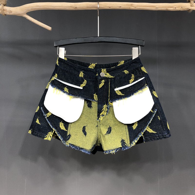 شورت جينز نسائي ضيق بخصر عالٍ