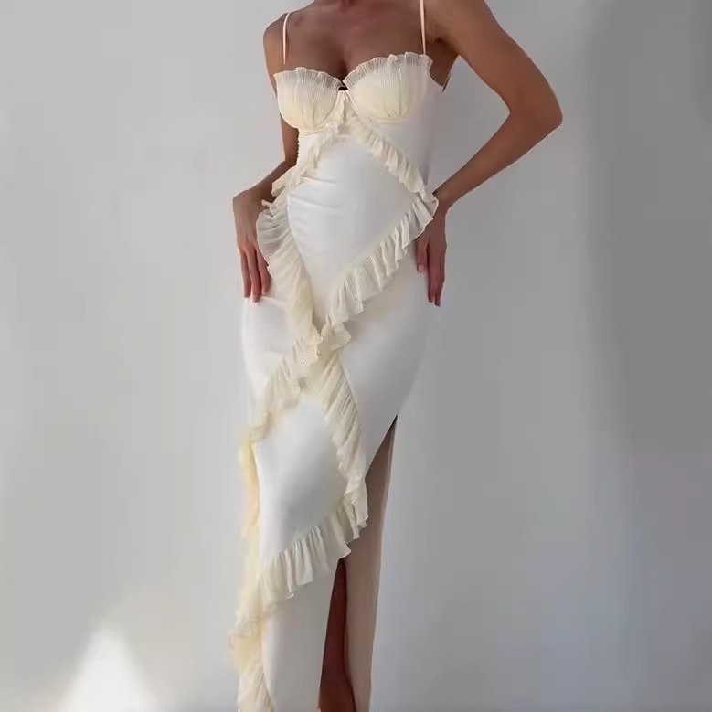 فستان نسائي مكشكش بحمالات رفيعة وفتحة رقبة على شكل V من الملابس النسائية الأكثر مبيعًا