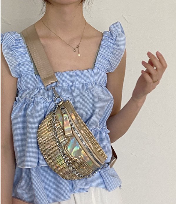 حقيبة كتف أنيقة مزينة بأحجار الماس الخفيفة المتناسقة