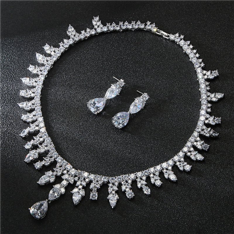 طقم قلادة وأقراط أنيقة من الزركون الأحمر