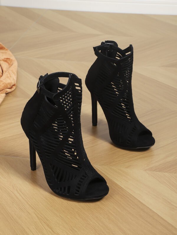 صندل أنيق مثير بأصابع مستديرة ومفتوحة من الأمام ومجوف بالليزر بطول 11 سم