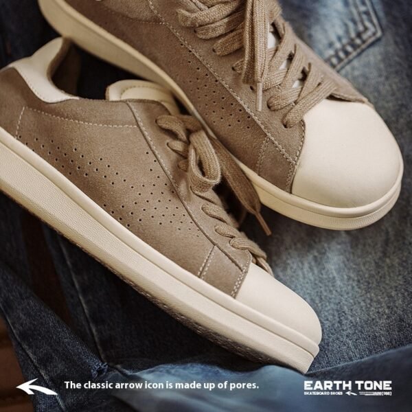 حذاء رياضي رجالي بتصميم سهم عتيق بتصميم عصري منخفض الرقبة