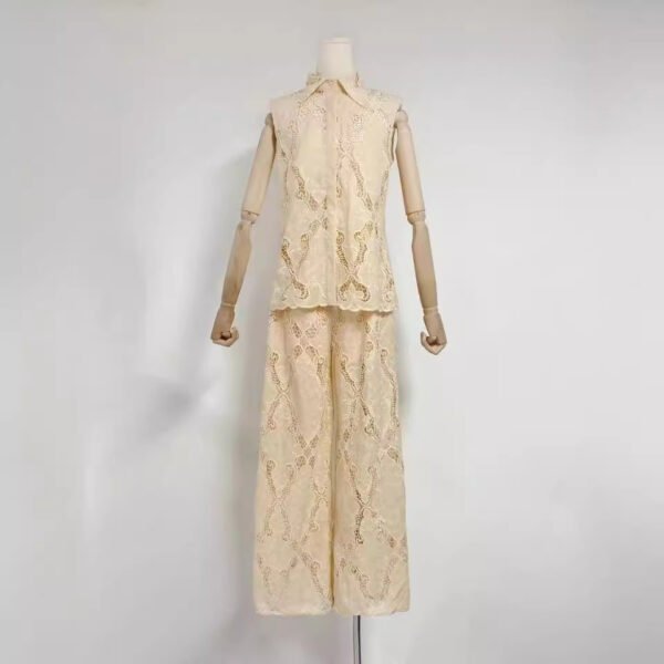 بدلة بولو مطرزة بدون أكمام بتصميم عطلة على شاطئ البحر