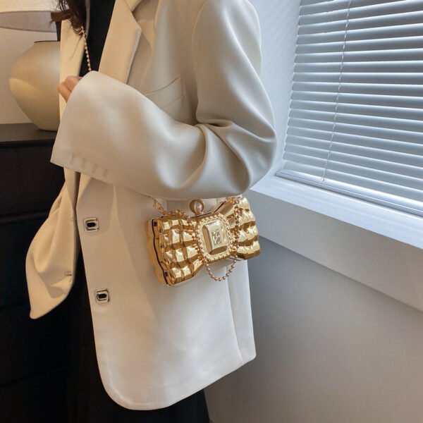 حقيبة يد نسائية بسلسلة فيونكة من الأكريليك