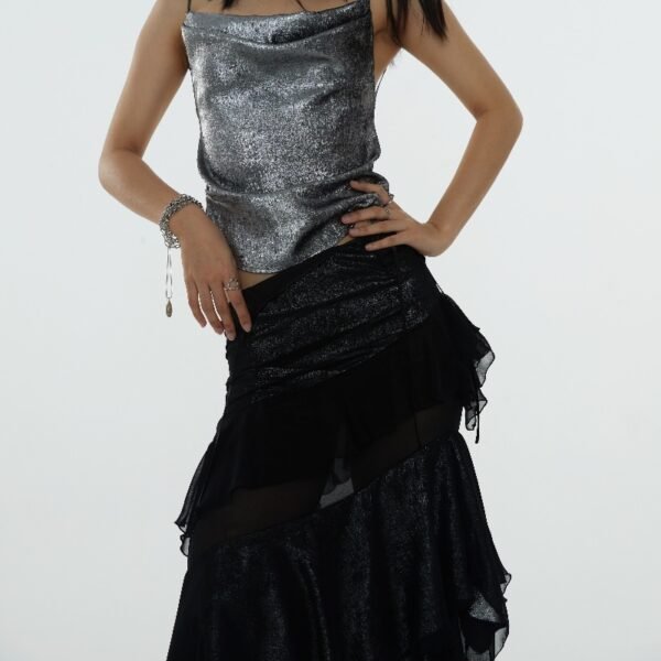 تنورة ثقيلة شفافة بخياطة مكشكشة غير منتظمة