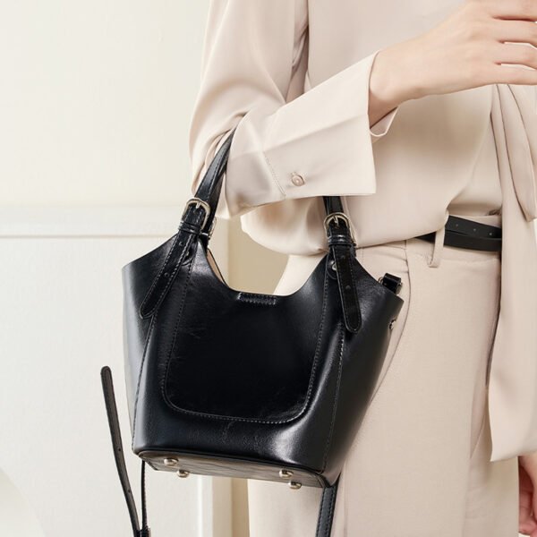 حقيبة مراسلة محمولة من جلد البقر من ماركة ليك جرين نيش كوميوتر