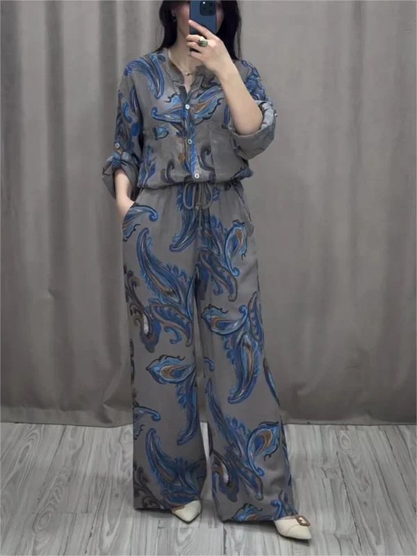 2c5754c8-295d-42f2-bfbd-5f4e31d5ef67-9.jpg طقم بدلة نسائية أنيقة بطباعة رقمية مخصصة