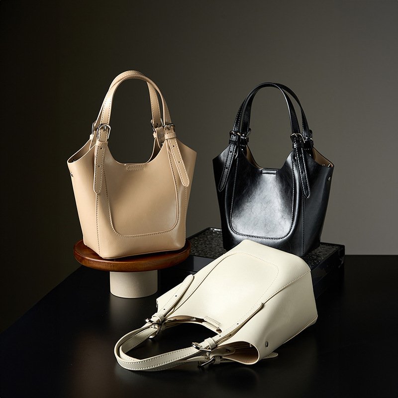 حقيبة مراسلة محمولة من جلد البقر من ماركة ليك جرين نيش كوميوتر