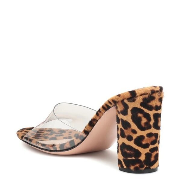 صنادل عصرية على الطراز الأوروبي والأمريكي بكعب سميك من مادة PVC