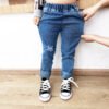 بنطلون جينز ممزق للأولاد بحواف غير مخيطة وقماش جينز مطاطي