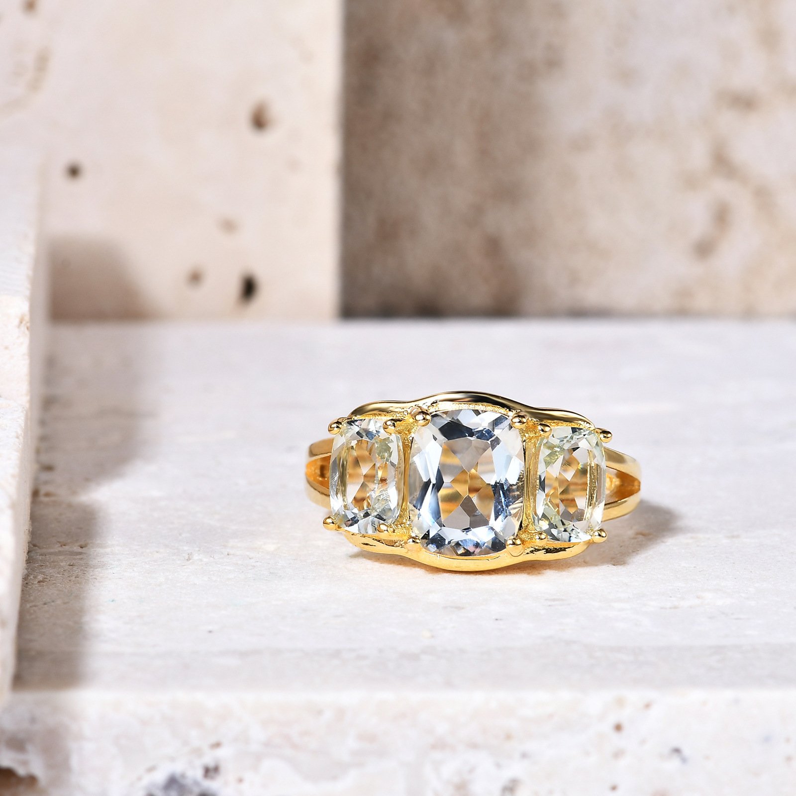 خاتم من الأحجار الكريمة الطبيعية الملونة، حجر الجمشت الأخضر