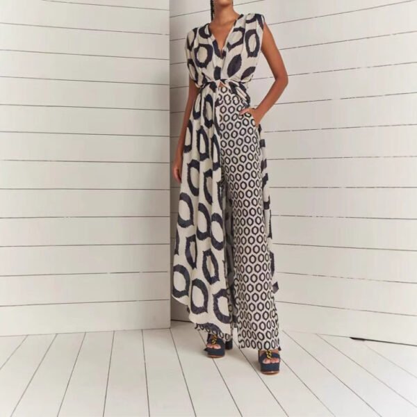 طقم نسائي من قطعتين بدون ظهر برباط وبنطال مستقيم الساق من ماركة تيمبرامنت