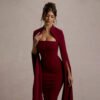 فستان نسائي أنيق بأكمام طويلة وفتحة جانبية