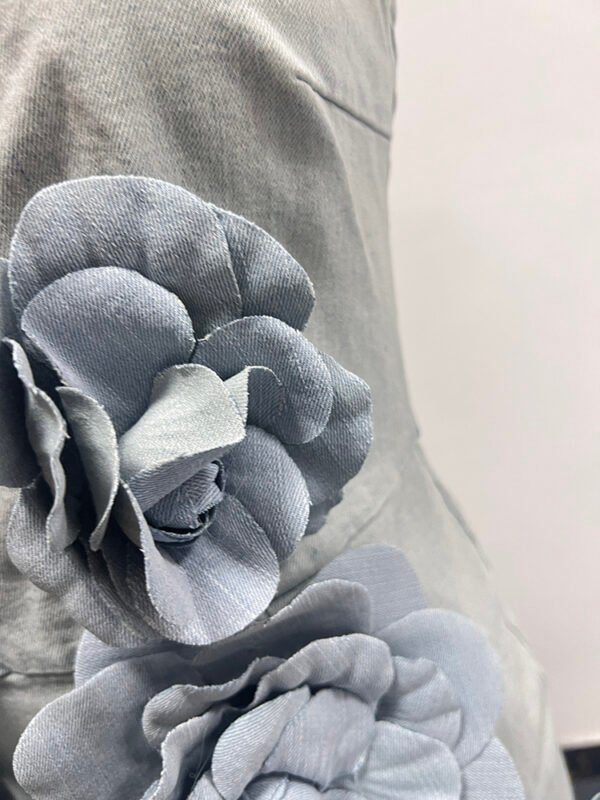 فستان أنيق بدون أكمام مزين بزهور ثلاثية الأبعاد