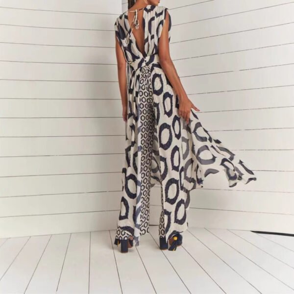 طقم نسائي من قطعتين بدون ظهر برباط وبنطال مستقيم الساق من ماركة تيمبرامنت