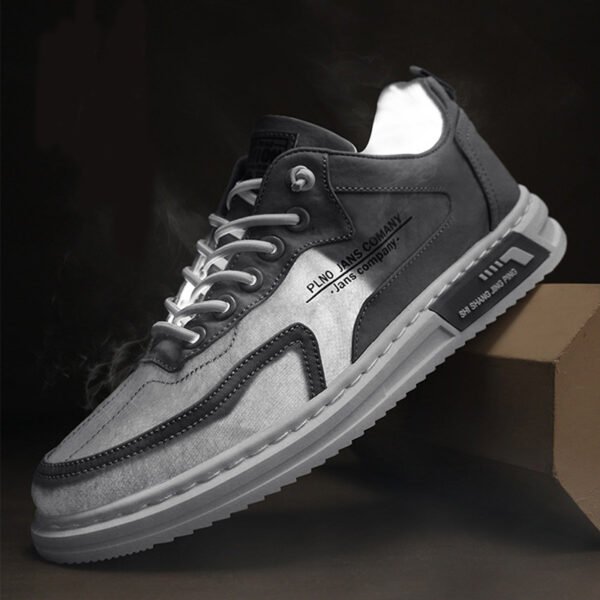 أحذية رياضية رجالية برباط، مطبوعة بحروف، ذات نعل سميك، مصنوعة من قماش الكانفاس.