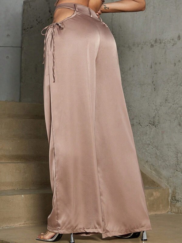 بنطال نسائي مستقيم بخصر عالٍ وإبزيم مجوف