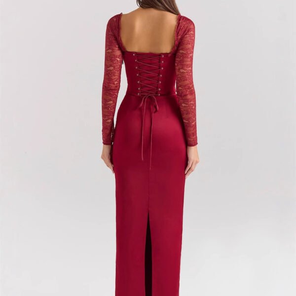 فستان بأكمام طويلة مربوطة ومطرزة بدانتيل بلون النبيذ الأحمر